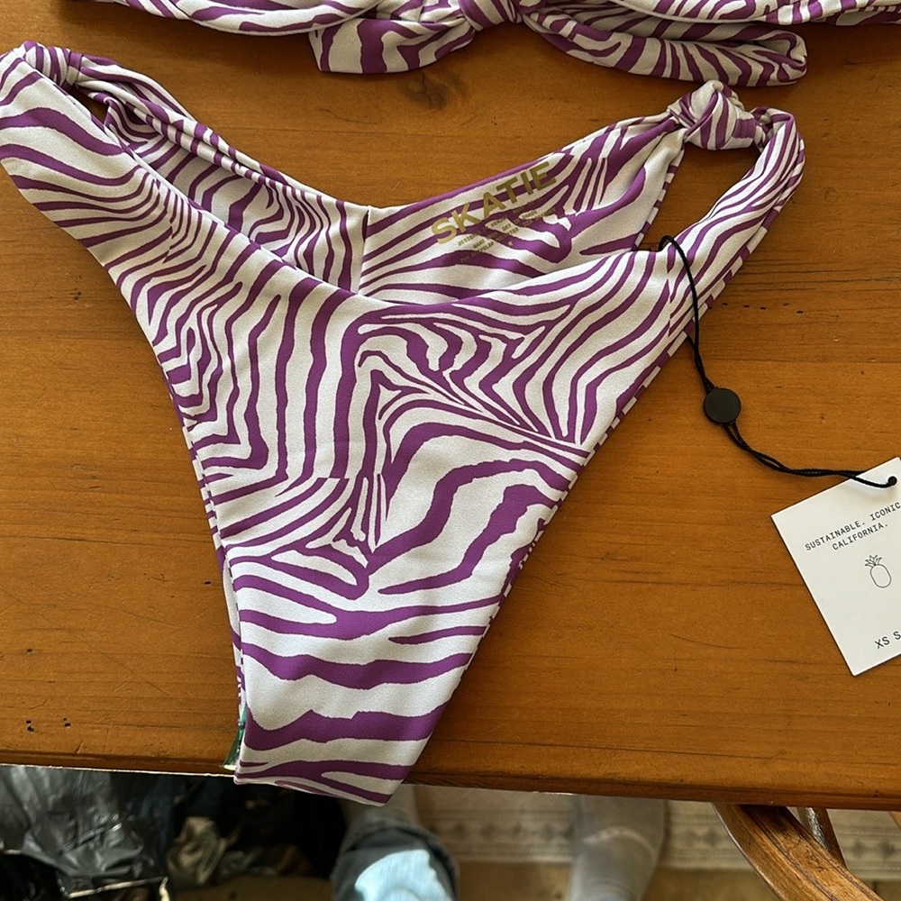 Skatie bikini bottom size M